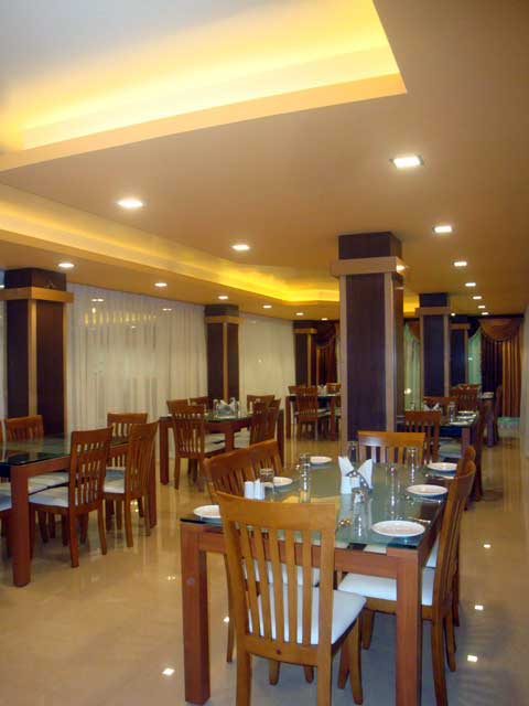 Multi Cuisine Restaurant - Hotel Hilltop International